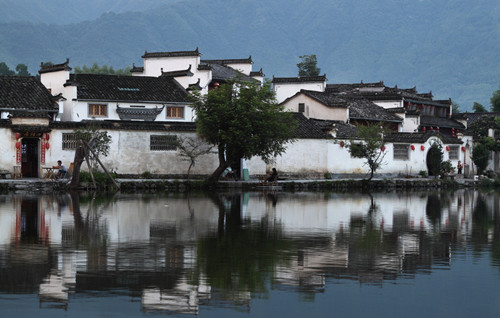 夢(mèng)境黃山、秀水千島湖、水墨宏村、秀里影視古村、宋代老街雙飛五天團(tuán)D1線路